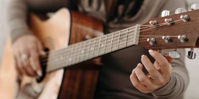 Kā pareizi noskaņot ģitāru Kā pareizi noskaņot ģitāru